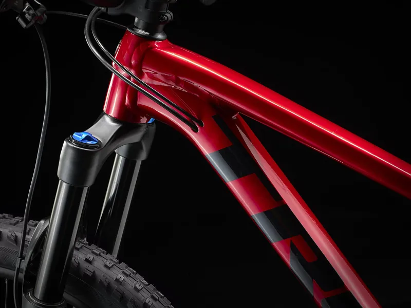 TREK Roscoe 9 Hardtail Mountain Bike in Crimson-3
